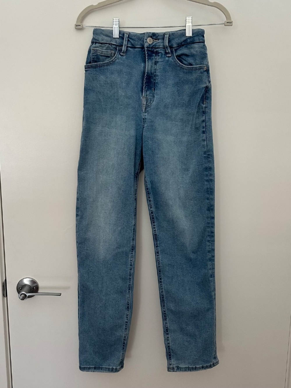 Forever 21 Curvy Straight Jeans 28